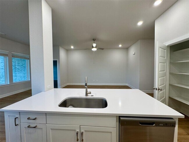509 Three Feathers Ct