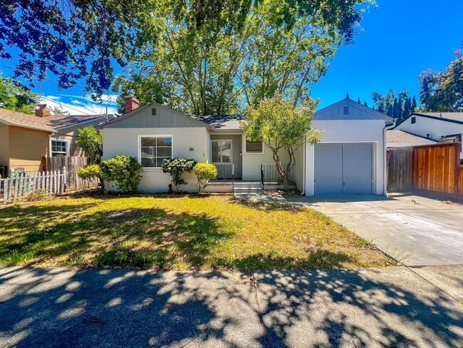 Absolutely Charming Two Bedroom Napa Home - Absolutely Charming Two Bedroom Napa Home
