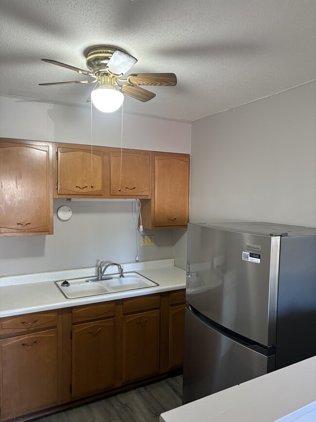 Building Photo - 105 NE 5th Ave Unit 109 NE 5th Ave