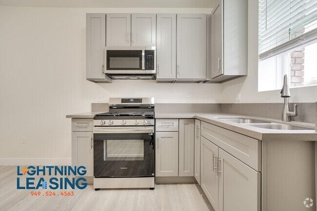 Building Photo - 340 S Alvarado St Unit 300D Rental