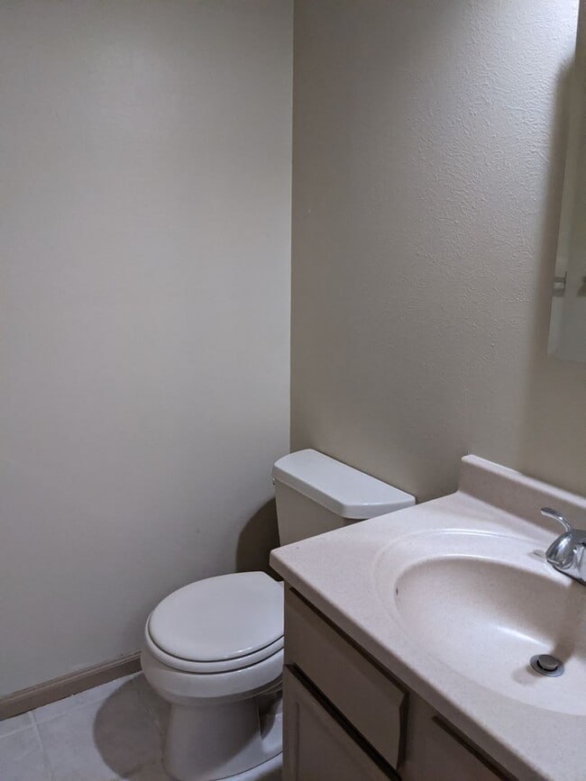 Photo - Stunning Golden Townhouse On Top of The World!