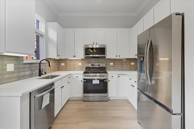 Photo - 841 W 14th Pl