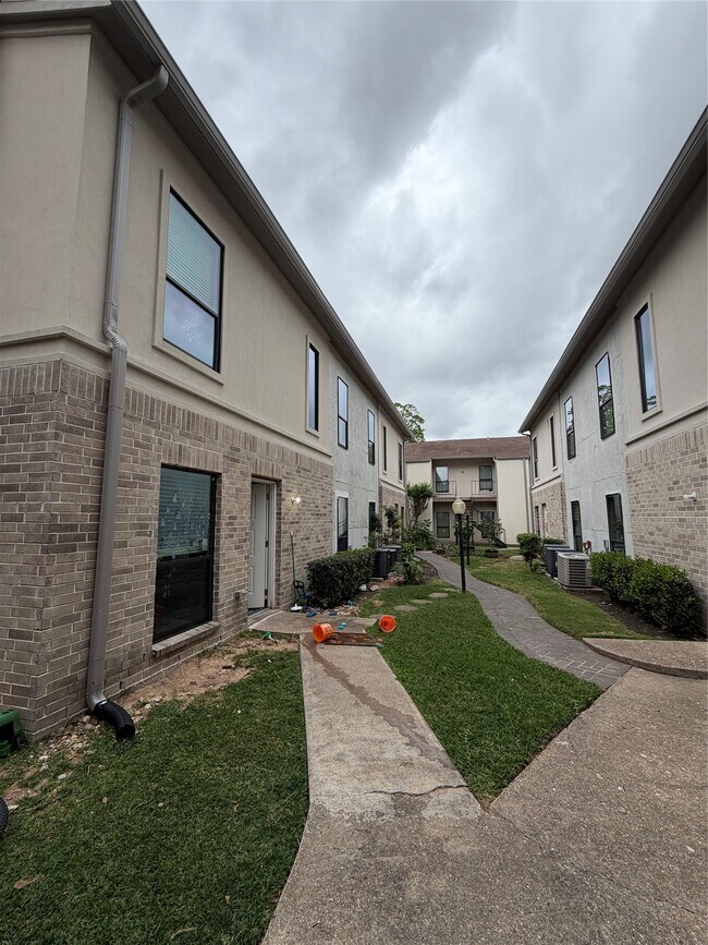2425 Augusta Dr Unit 36