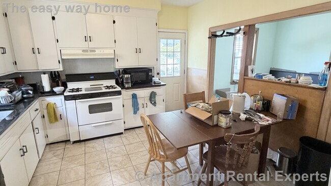Photo - 131 Rindge Ave Unidad #1