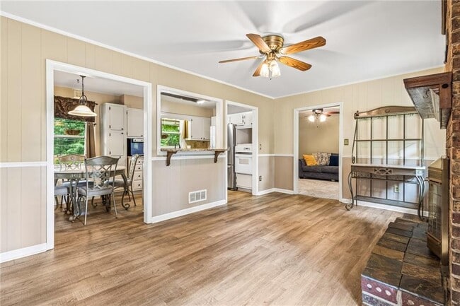 Photo - 824 Hickory Ridge Rd SW