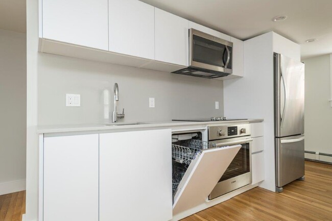 Photo - 39 South St Apartment Unit B2
