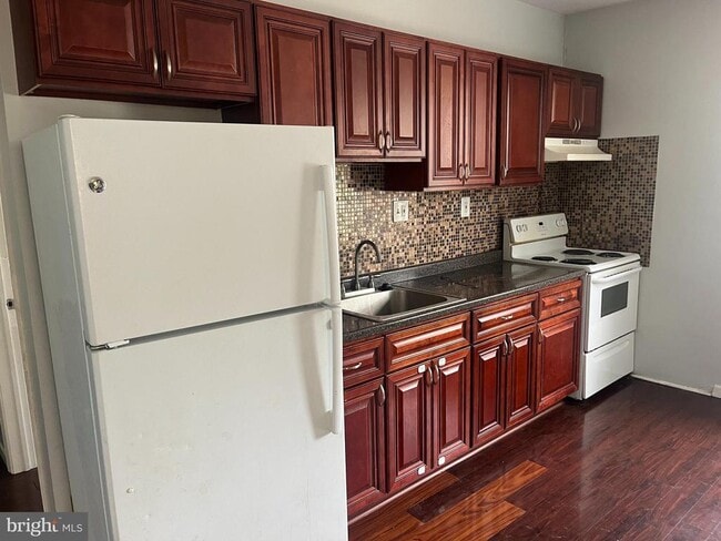 Photo - 6124 N Broad St
