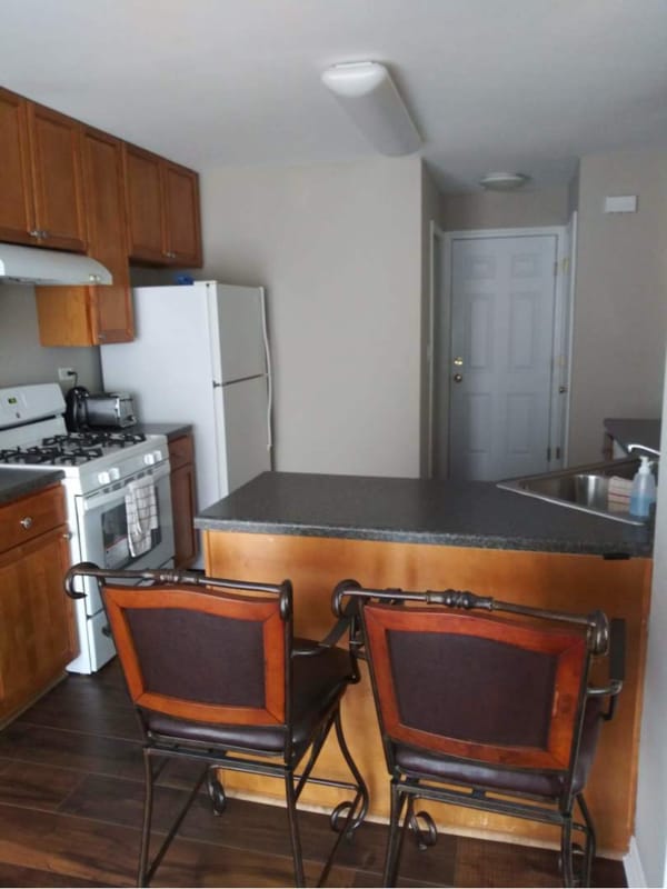 Photo - 481 Metropolitan St