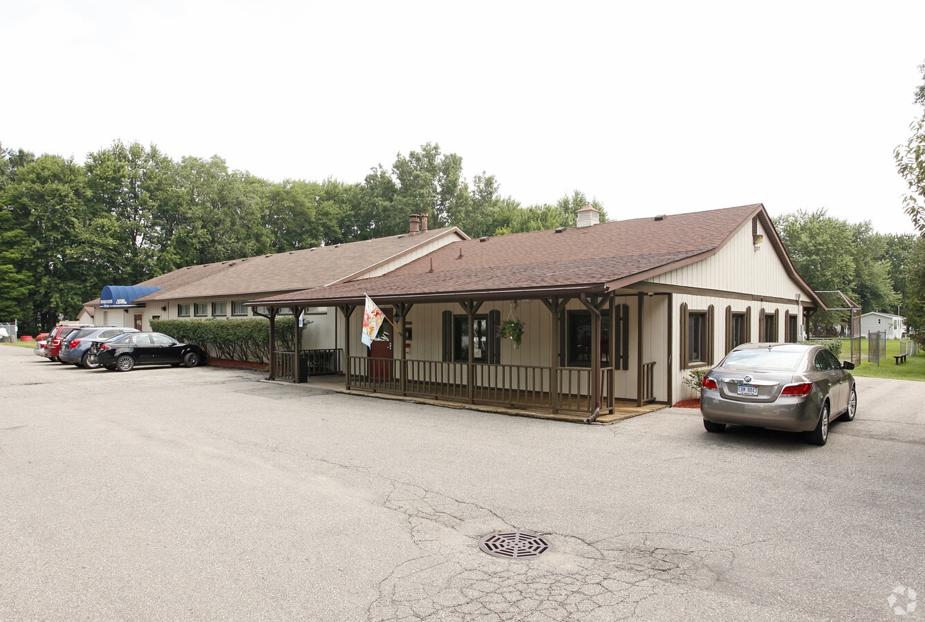 Photo - Belleville Manor