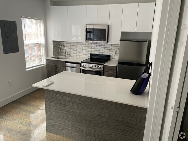 Building Photo - 65 Joy St Rental