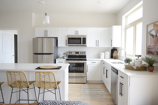 Kitchen - Grandview Apartments