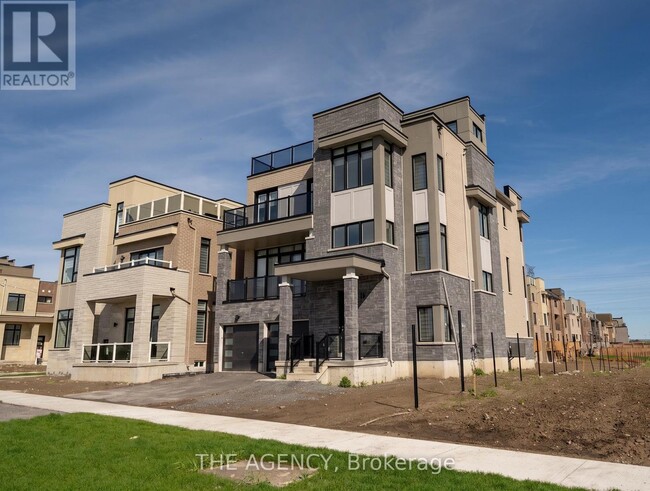 Photo - 275 Port Darlington Rd