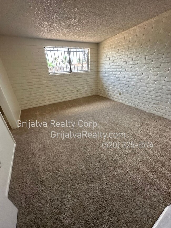 Photo - 3325 S Elson Ave