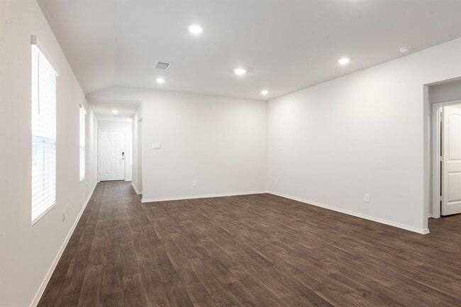 Photo - 128 Granary Dr