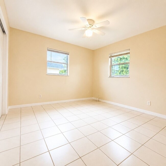 Photo - 5647/5649 Sixth Ave Unit 5649