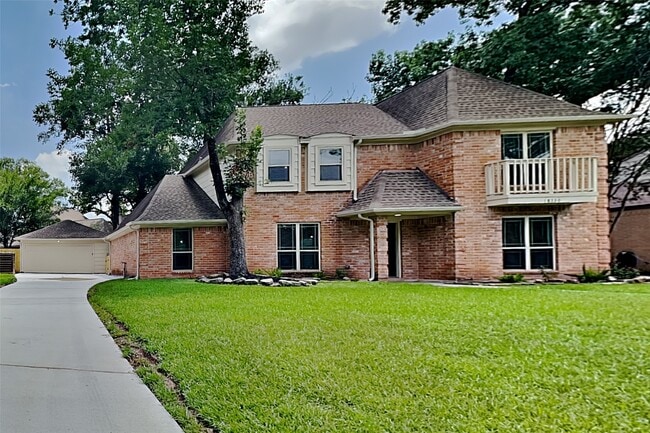 Building Photo - 18330 Ella Blvd