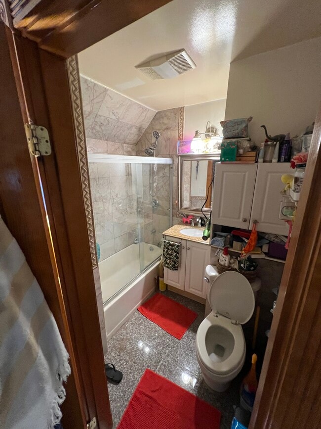 Photo - 39 Farquhar St Unit 3