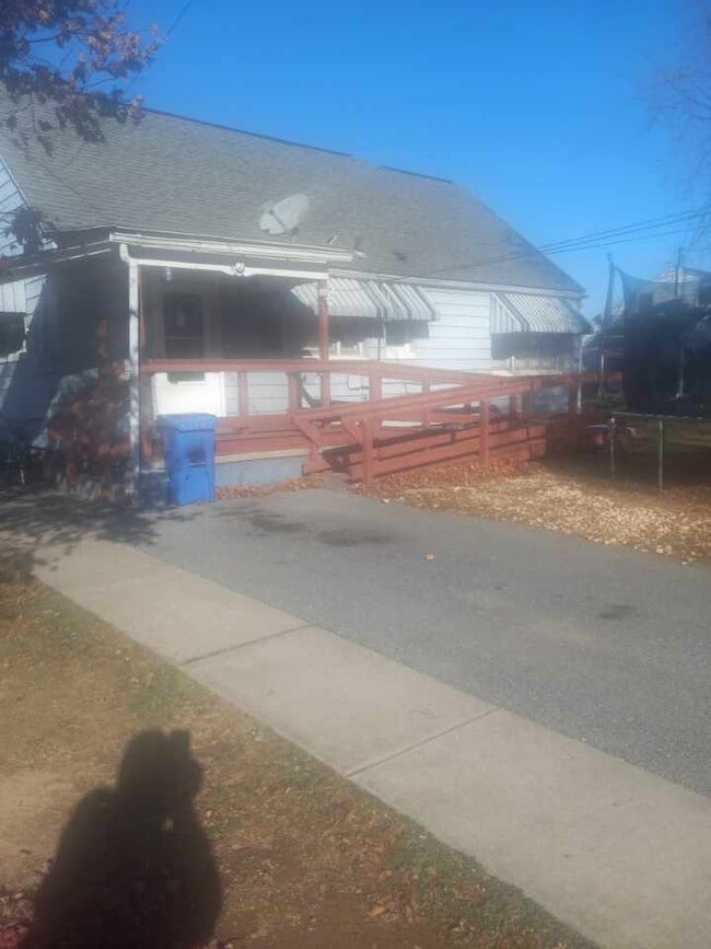Photo - 766 Tuckerton Ave