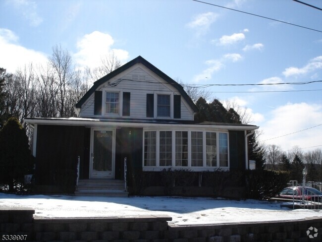 Building Photo - 43 Old Ledgewood Rd Rental