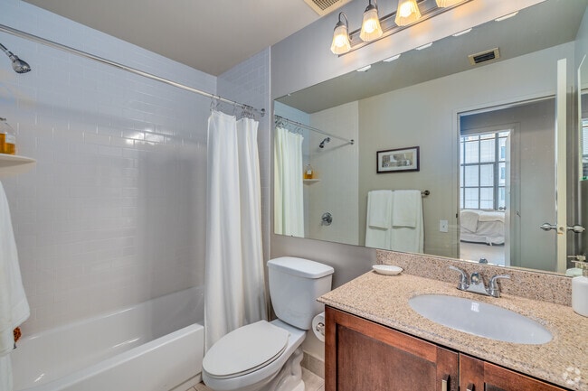 1BR, 1BA - 700SF - Primary Bathroom