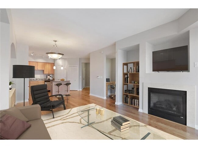 500 E Grant St Unit 909