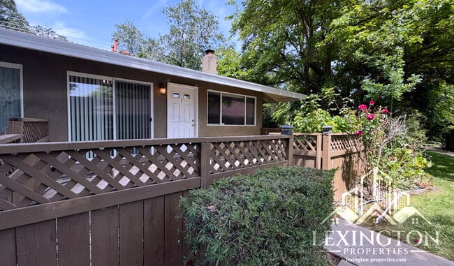 Building Photo - Gorgeous, 2BD/1BA, Condo in the Villaggio Community off Madison Ave. and Auburn Blvd.! Unit 1