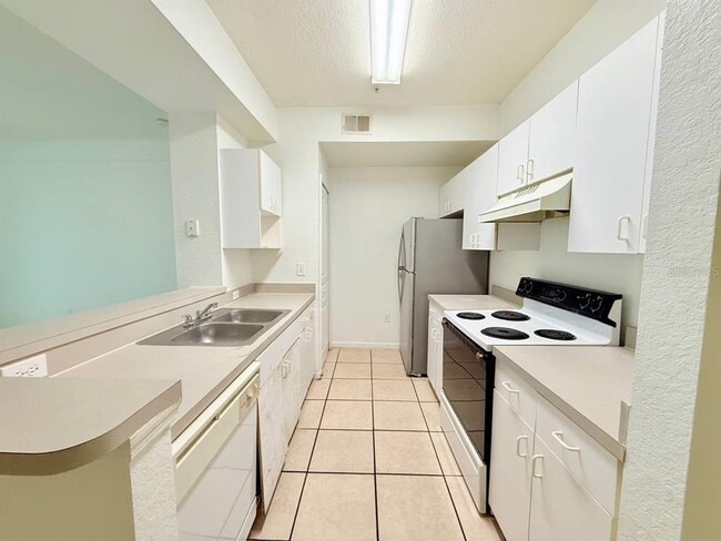 Photo - 17112 Carrington Park Dr Unit 932