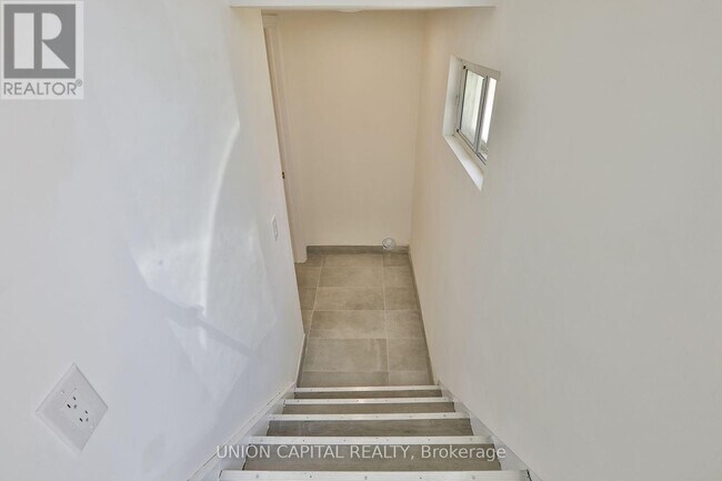 Photo - 383 Neal Dr