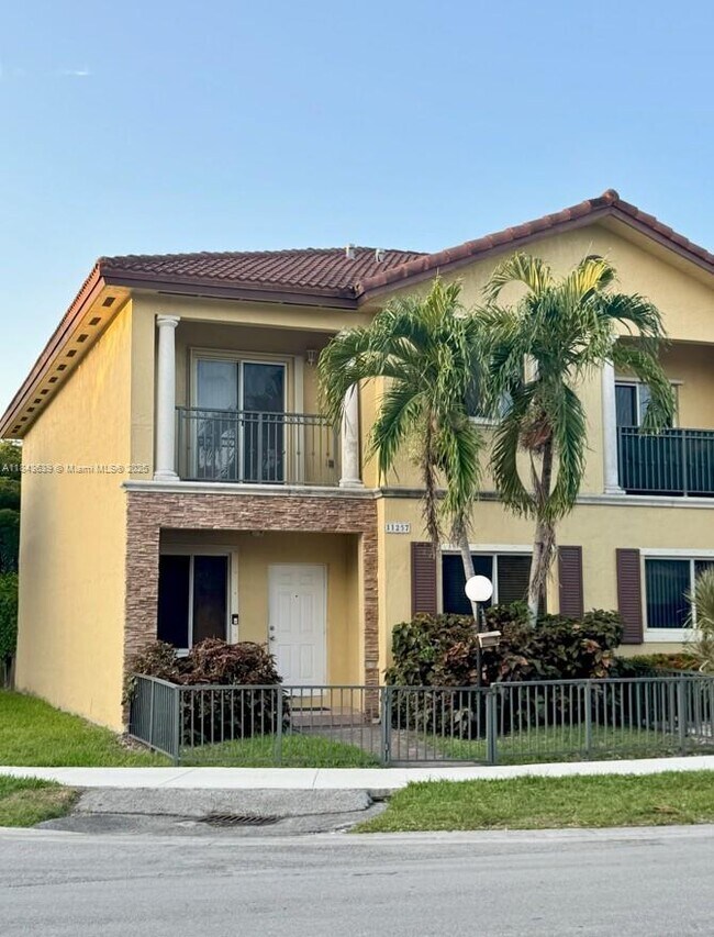 Building Photo - 11257 SW 231st Ln Rental