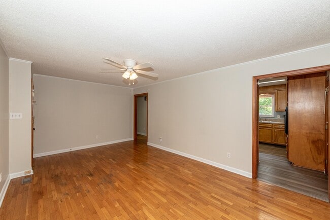 Photo - 2900 Troy Ave