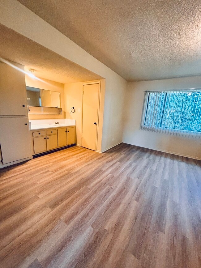 Photo - 1001 E Stearns Ave Unit 31