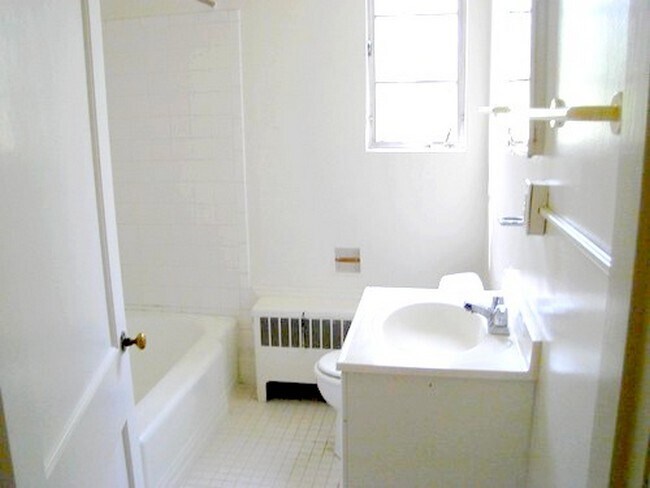 114 Howard Dr Unit #2