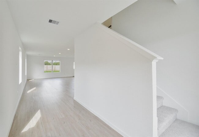 Photo - 18546 Cepagatti Dr