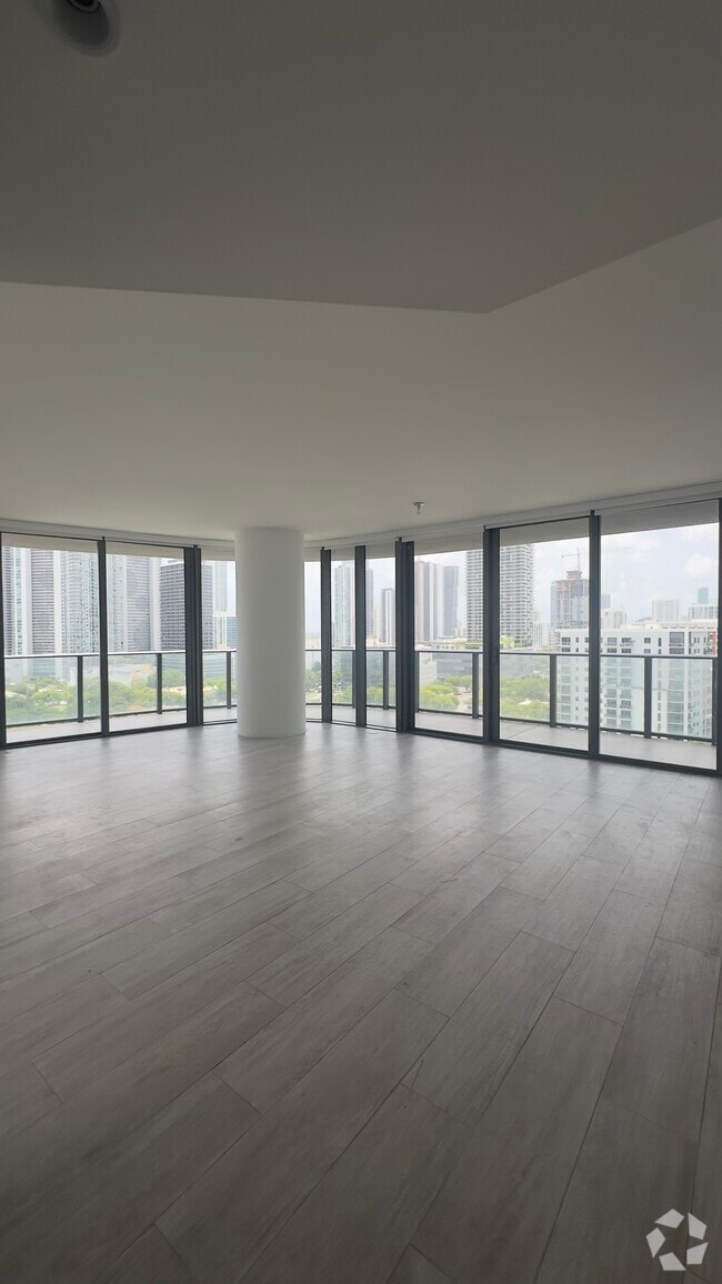 Building Photo - 101 NE 34th St Rental