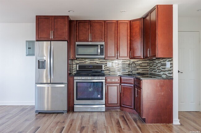 Photo - 72-31 Metropolitan Ave Unit 4B