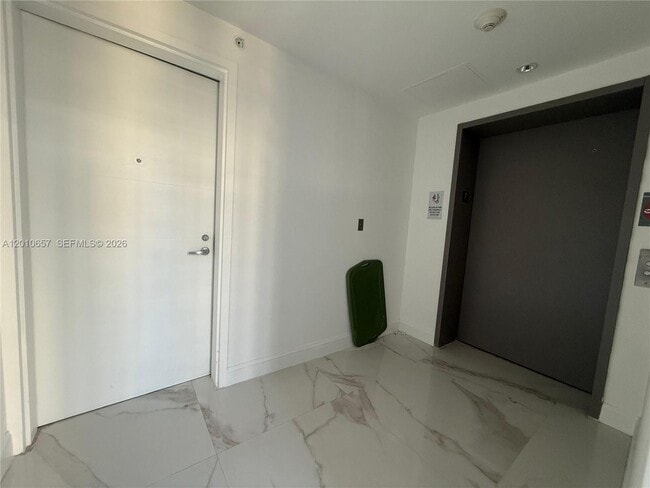 Photo - 16385 Biscayne Blvd Unit 717