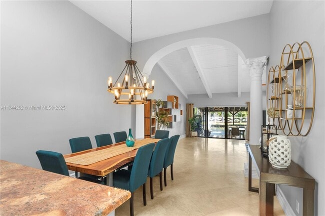 Photo - 2665 Parkview Dr S
