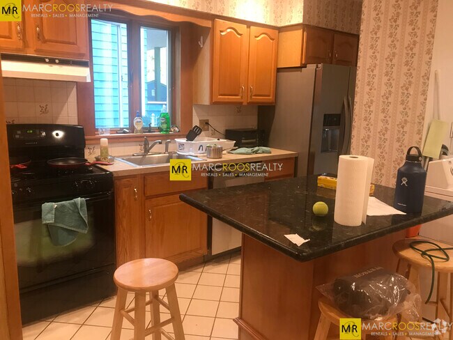 Building Photo - 24 Chetwynd Rd Unit 1 Rental