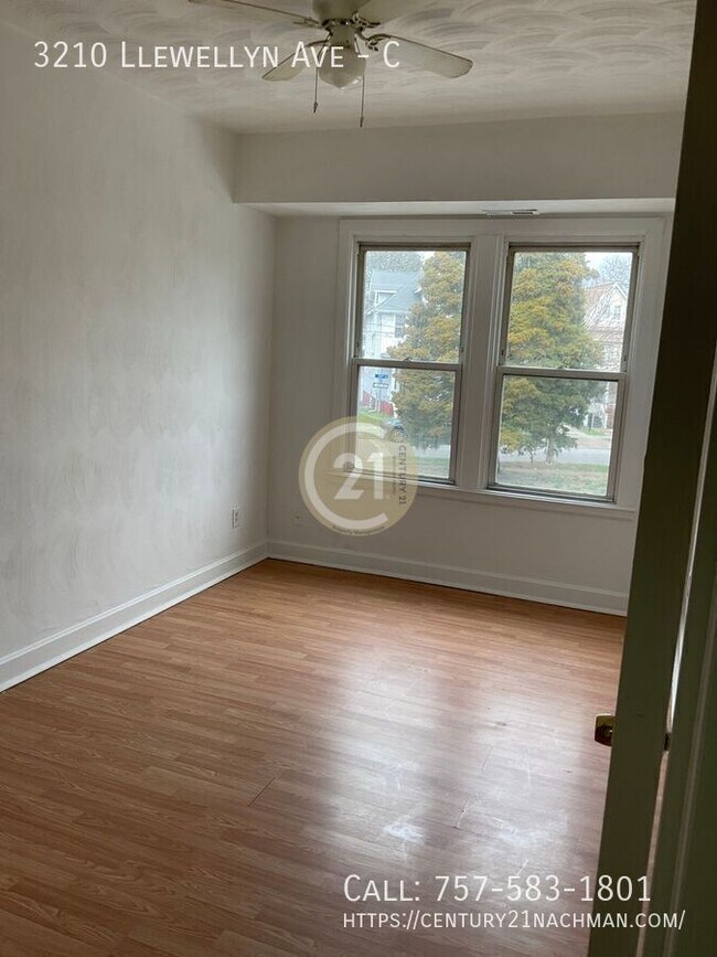 Photo - 3210 Llewellyn Ave Unit C
