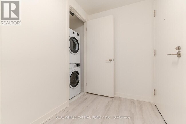 Photo - 110 Broadway Ave Unité 403