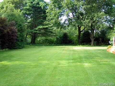 Photo - 327 Town Line Rd