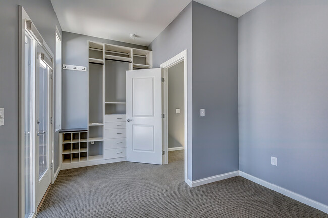 Segundo dormitorio. - 2345 Walnut Street Unit 17