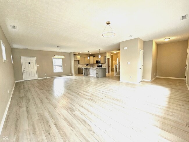 Photo - 7252 Lockford Walk N