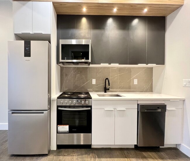 Building Photo - 64 Irving St Unit 303