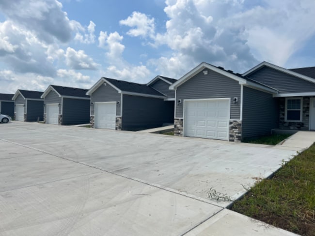 Photo - 455 Stewart Ct