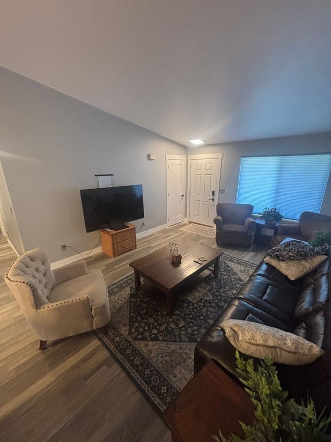 Photo - 722 E Whispering Pines Ln