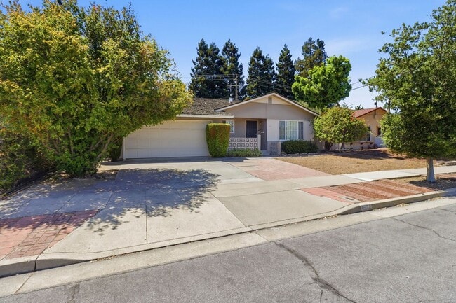 Photo - What a Great Home! Available Now!