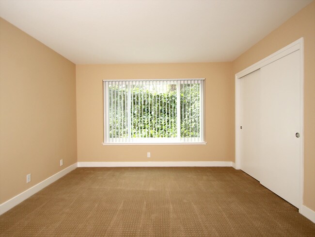Photo - Crystal Lake Apartments