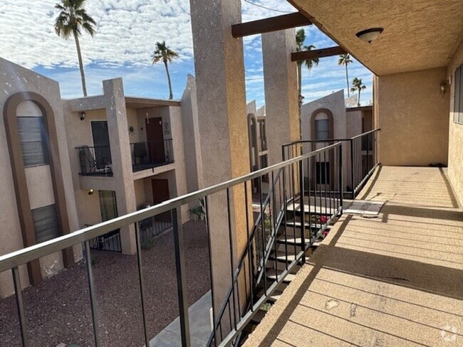 Building Photo - 1 Bedroom Remodeled-All New inside!Near Ch... Unit 8 Rental