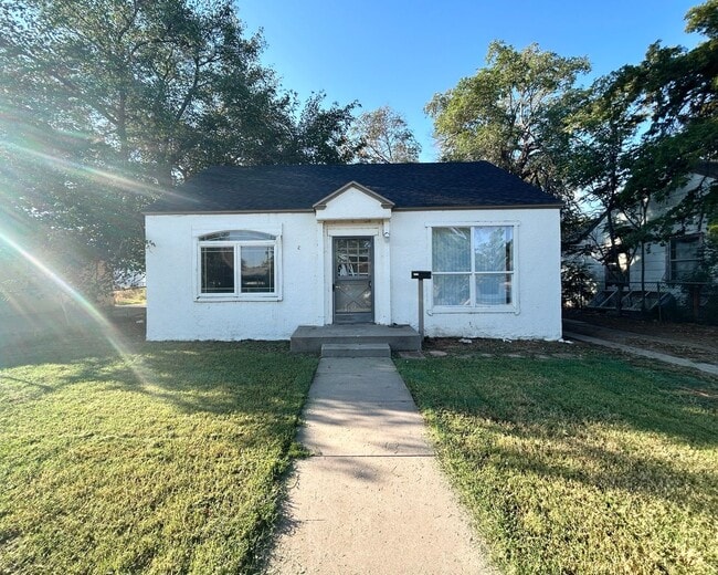 Building Photo - 2Bed/1Bath Available 10/31!